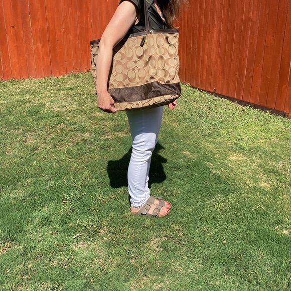 Coach Extra Large Brown Monogram Travel bag w/Leather Accents - Picture 2 of 13